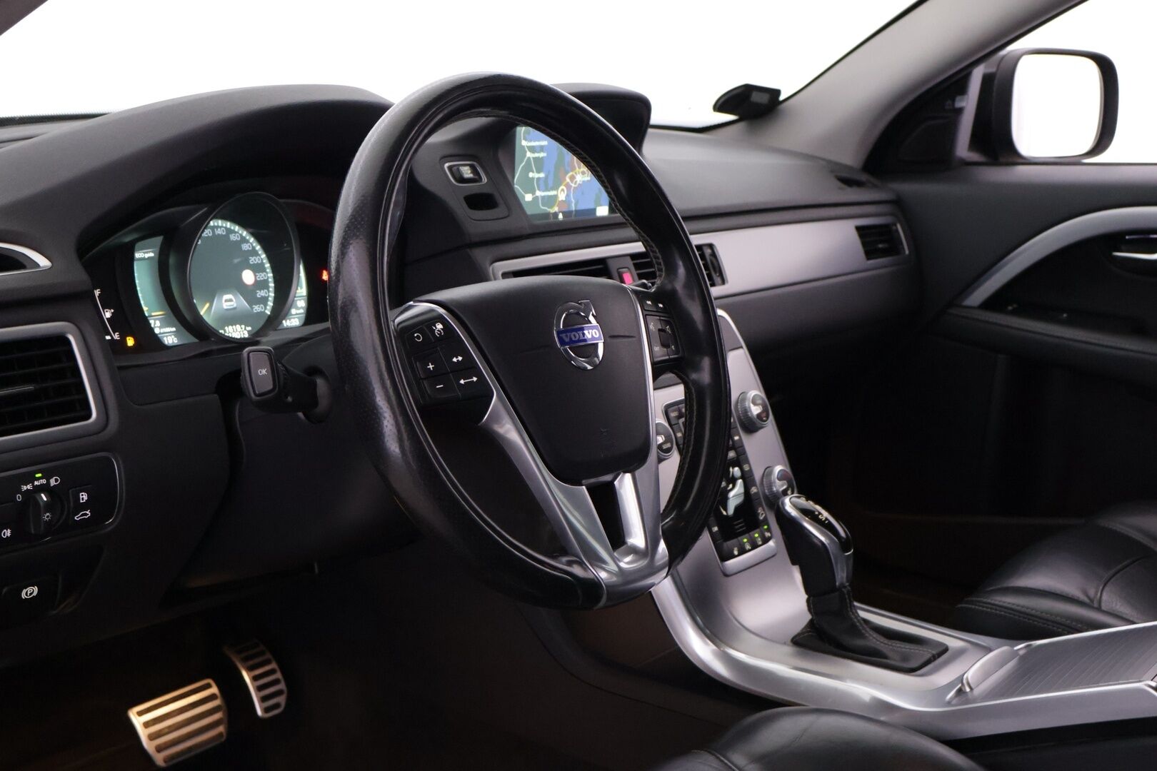 Volvo XC70 2015 D4 AWD Momentum aut - | ACC | Webasto | VOC | BLIS | Nahat | Navi | Kuskilla Muisti | P.Kamera | S.Luukku | Koukku | Keyless | Ei AdBlue |