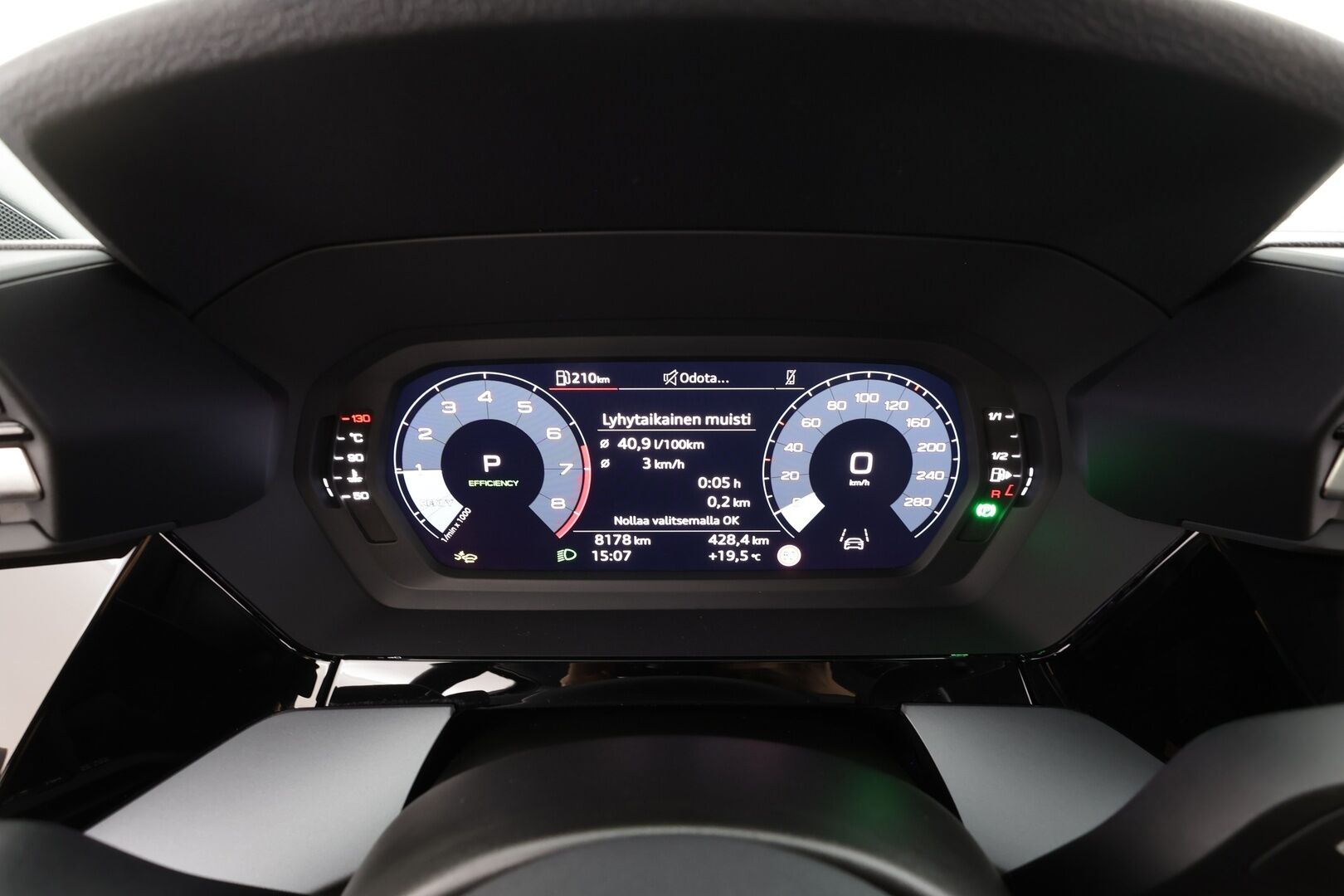 Audi A3 2025 Sportback 30 TFSI - | P.Kamera | Sporttipenkit | ACC | LED | Kaistavahti | Digimittaristo | Apple&Android | Facelift | 1-om Suomi-auto | Kahdet renkaat | Merkkihuollettu |