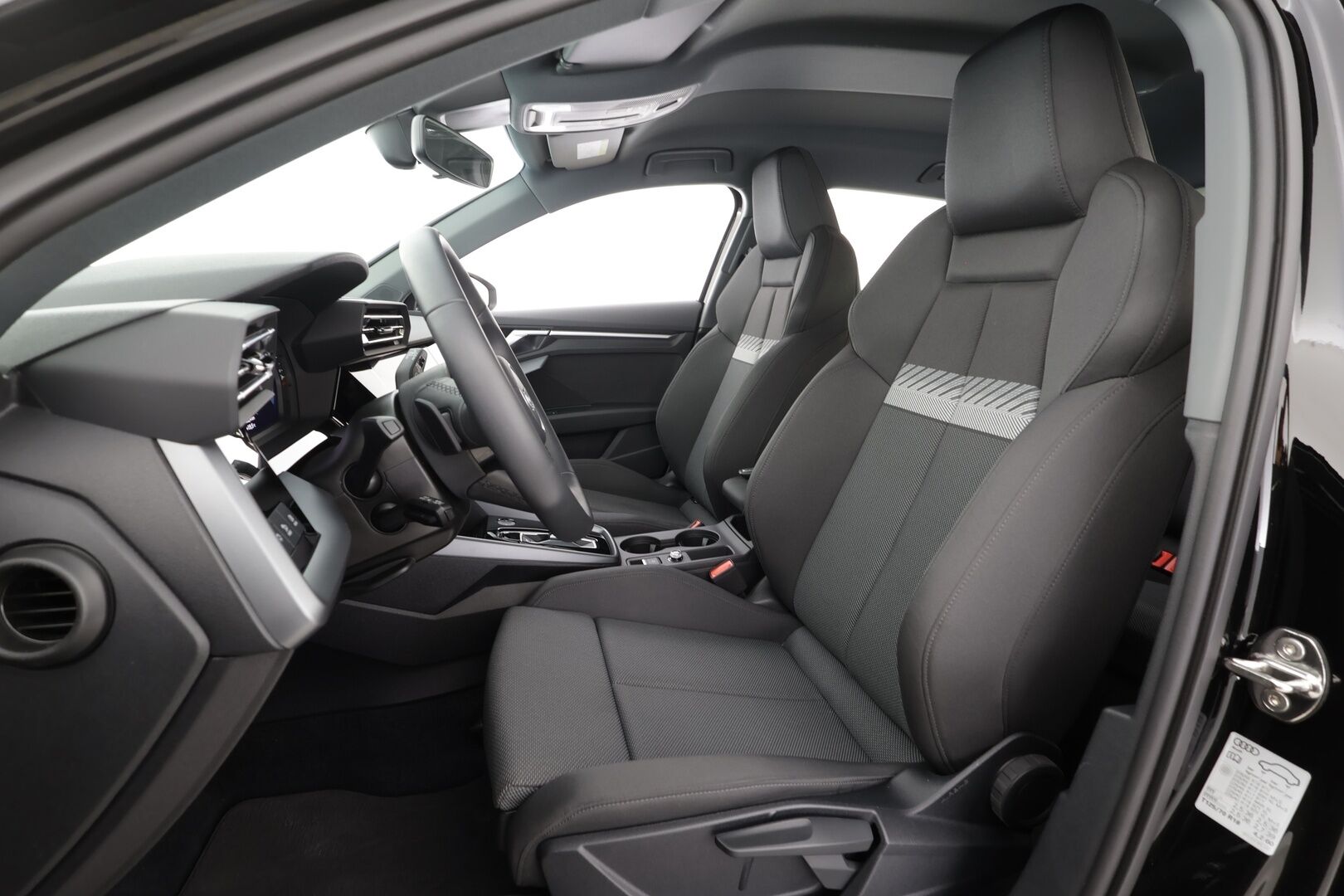 Audi A3 2025 Sportback 30 TFSI - | P.Kamera | Sporttipenkit | ACC | LED | Kaistavahti | Digimittaristo | Apple&Android | Facelift | 1-om Suomi-auto | Kahdet renkaat | Merkkihuollettu |