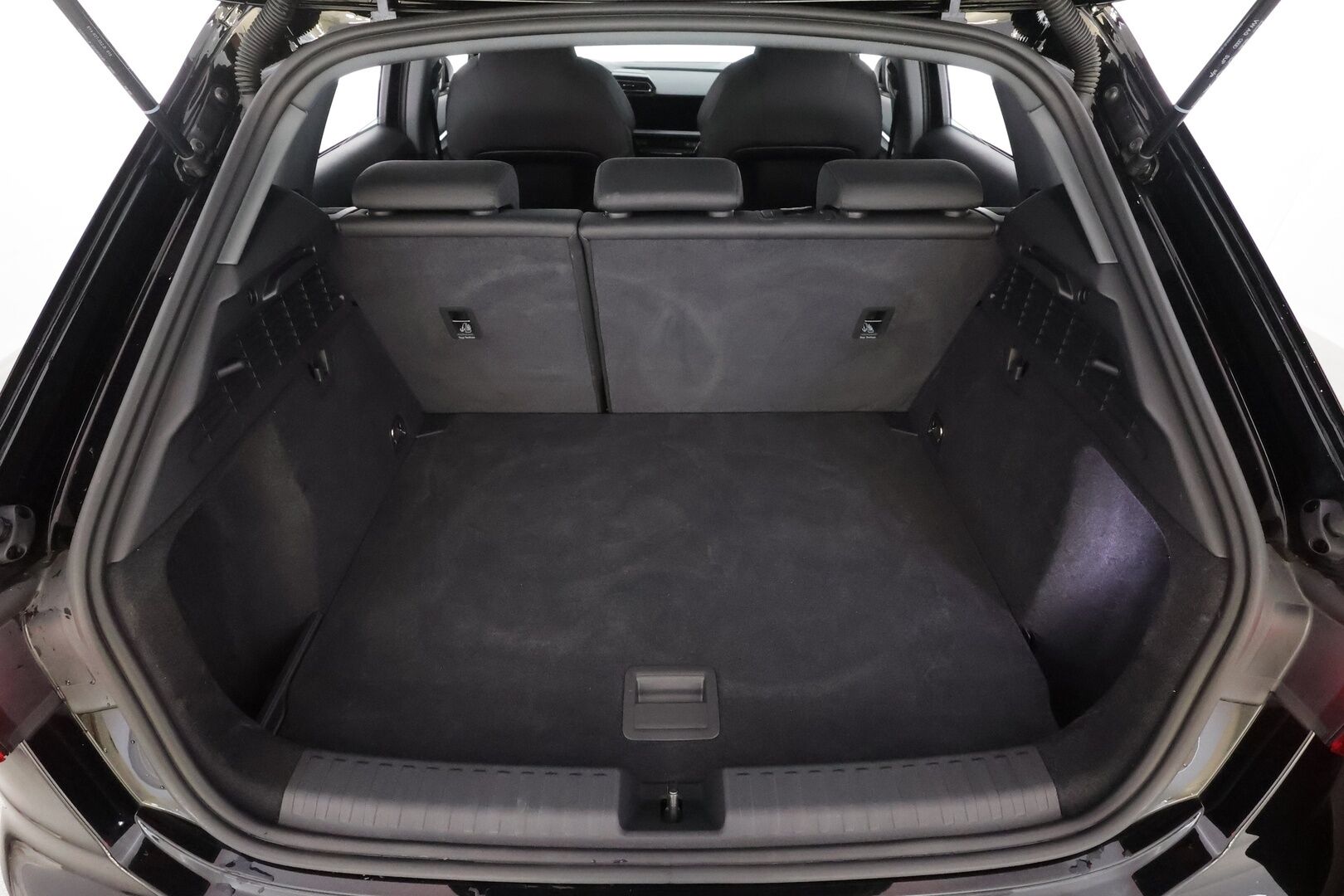 Audi A3 2025 Sportback 30 TFSI - | P.Kamera | Sporttipenkit | ACC | LED | Kaistavahti | Digimittaristo | Apple&Android | Facelift | 1-om Suomi-auto | Kahdet renkaat | Merkkihuollettu |