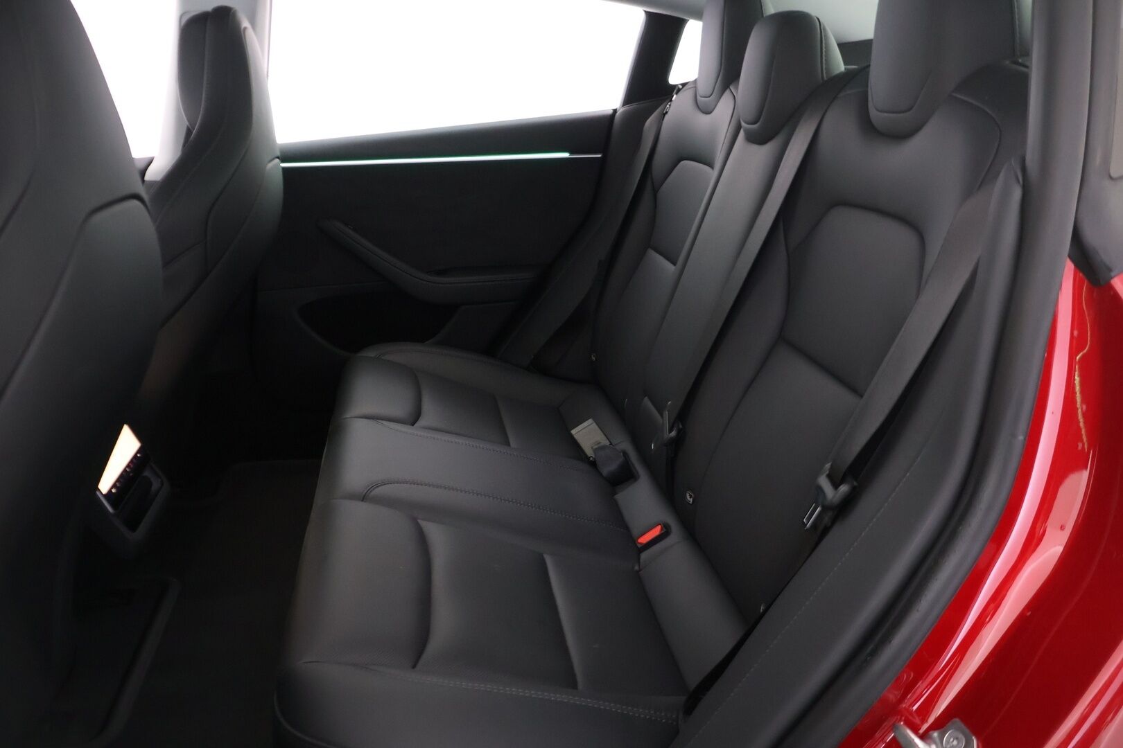 Tesla Model 3 2024 Performance AWD Highland * ILP / Lasikatto / ACC / Matrix / P.Kamera / Ilmastoitu Muistipenkki / Premium Audio * - * Upealla punaisella metallivärillä varustettu Highland * - HULLUT AVAJAISHULINAT KORKOTARJOUS 3,29 %