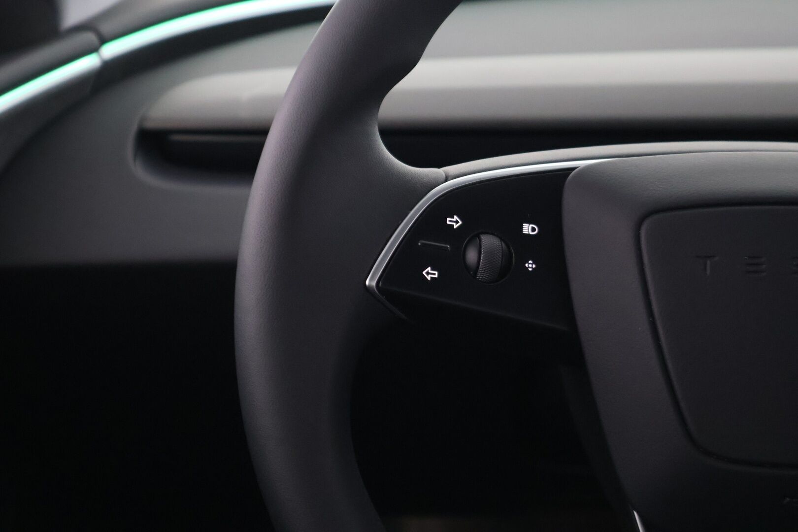 Tesla Model 3 2024 Performance AWD Highland * ILP / Lasikatto / ACC / Matrix / P.Kamera / Ilmastoitu Muistipenkki / Premium Audio * - * Upealla punaisella metallivärillä varustettu Highland * - HULLUT AVAJAISHULINAT KORKOTARJOUS 3,29 %