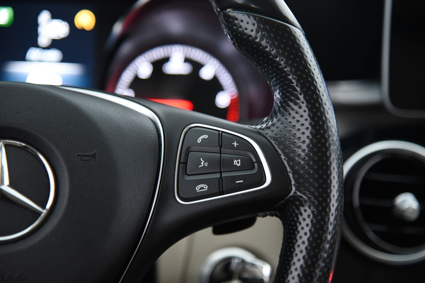 Mercedes-Benz C 2015 250 Bluetec 4MATIC / Vakkari / Webasto / Nahkaverhoilu / Vetokoukku / Sähköluukku / NAVI / LED - Navi / P-tutkat / Alletaittuva vetokoukku 