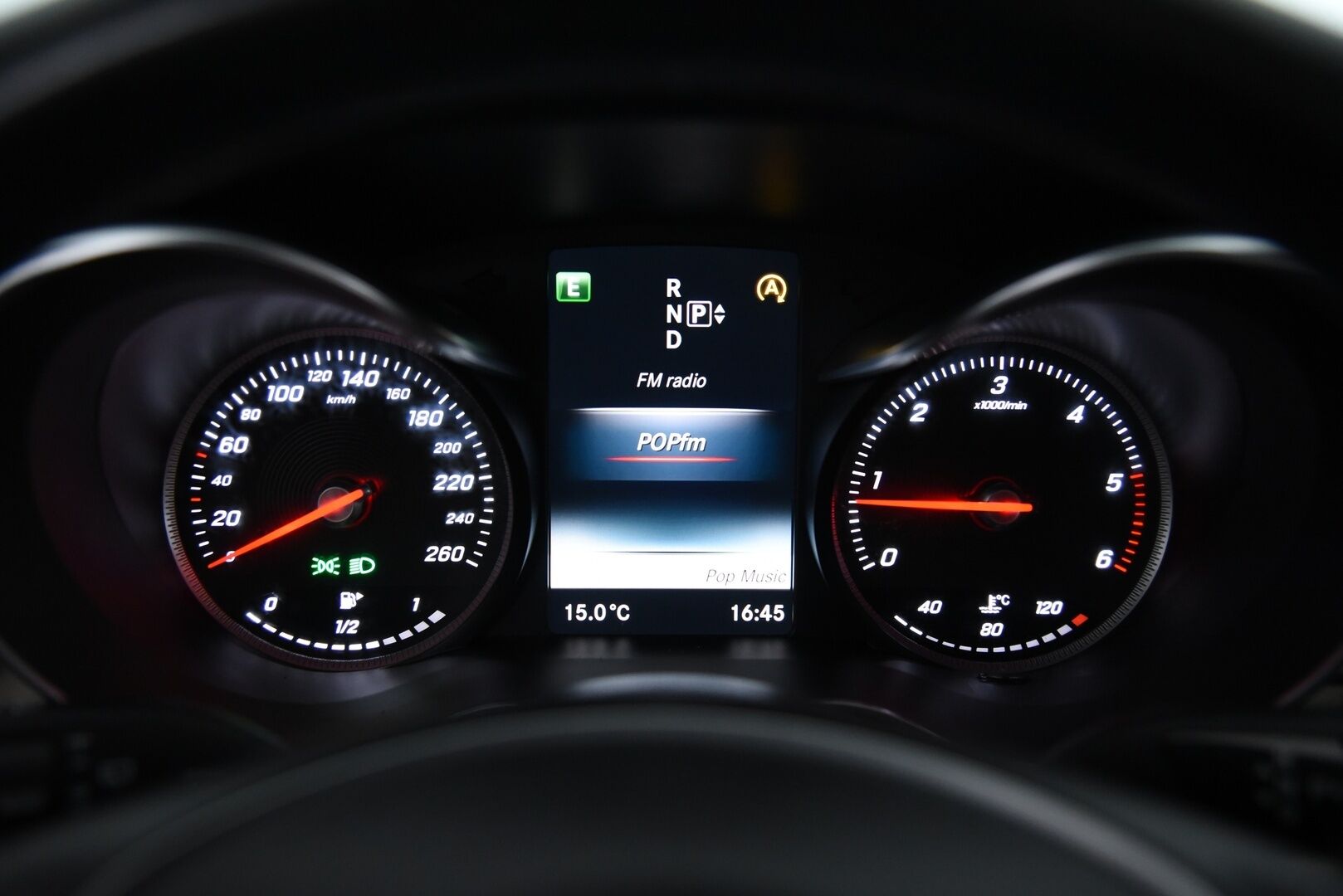 Mercedes-Benz C 2015 250 Bluetec 4MATIC / Vakkari / Webasto / Nahkaverhoilu / Vetokoukku / Sähköluukku / NAVI / LED - Navi / P-tutkat / Alletaittuva vetokoukku 