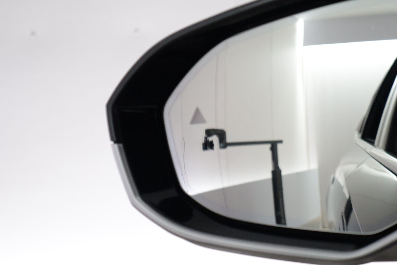 BMW I5 2024 G60 eDrive40 Sport Line *Adapt.Vakkari / Peruutuskamera / Nahkasisusta / Professional Navi / Adapt.LED / Apple&Android* - *Merkkihuollot / Akku kuntotarkastettu / Kahdet renkaat alumiinivantein* - HULLU BLACKWEEK KORKOTARJOUS 2,49%