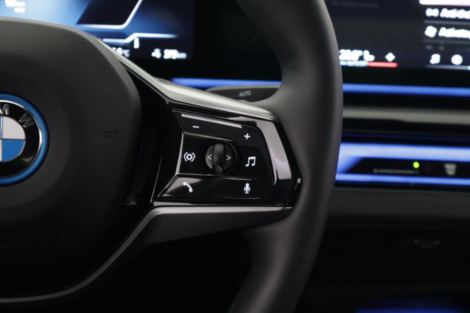 BMW I5 2024 G60 eDrive40 Sport Line *Adapt.Vakkari / Peruutuskamera / Nahkasisusta / Professional Navi / Adapt.LED / Apple&Android* - *Merkkihuollot / Akku kuntotarkastettu / Kahdet renkaat alumiinivantein*