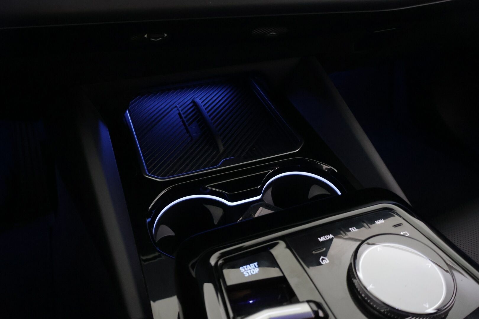 BMW I5 2024 G60 eDrive40 Sport Line *Adapt.Vakkari / Peruutuskamera / Nahkasisusta / Professional Navi / Adapt.LED / Apple&Android* - *Merkkihuollot / Akku kuntotarkastettu / Kahdet renkaat alumiinivantein* - HULLU BLACKWEEK KORKOTARJOUS 2,49%