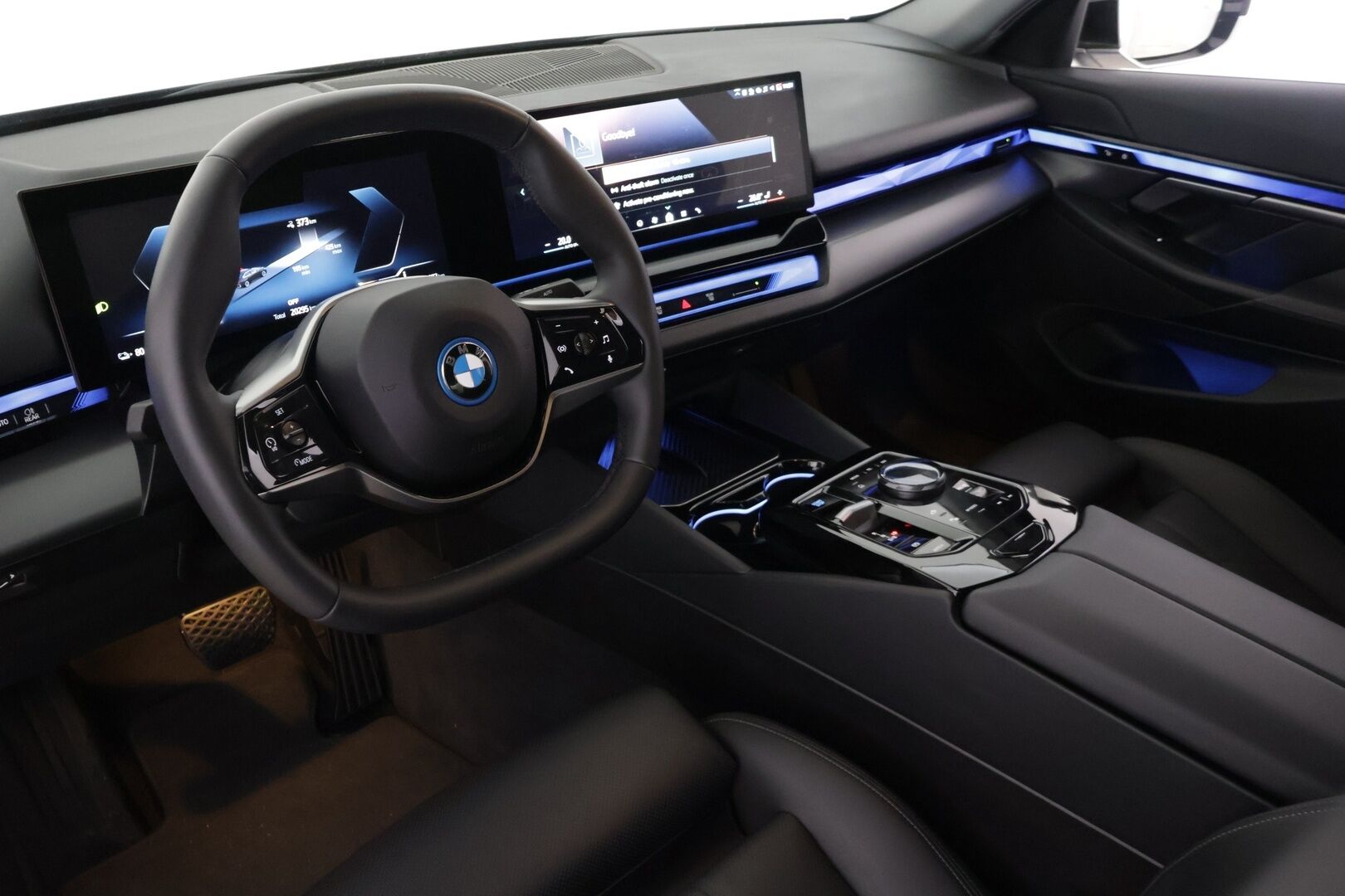 BMW I5 2024 G60 eDrive40 Sport Line *Adapt.Vakkari / Peruutuskamera / Nahkasisusta / Professional Navi / Adapt.LED / Apple&Android* - *Merkkihuollot / Akku kuntotarkastettu / Kahdet renkaat alumiinivantein* - Osta nyt, maksa vasta ensi vuonna