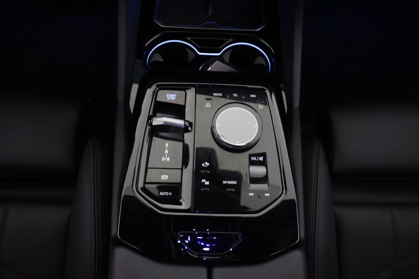 BMW I5 2024 G60 eDrive40 Sport Line *Adapt.Vakkari / Peruutuskamera / Nahkasisusta / Professional Navi / Adapt.LED / Apple&Android* - *Merkkihuollot / Akku kuntotarkastettu / Kahdet renkaat alumiinivantein* - HULLU BLACKWEEK KORKOTARJOUS 2,49%