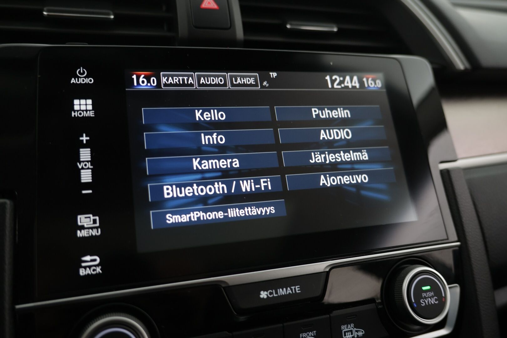 Honda Civic 2018 1,5 HB 182 hv Executive CVT  / Huoltokirja! / ACC! / Panoraama! / - Siisti! / Hyvin pidetty! / Huoltokirja! /