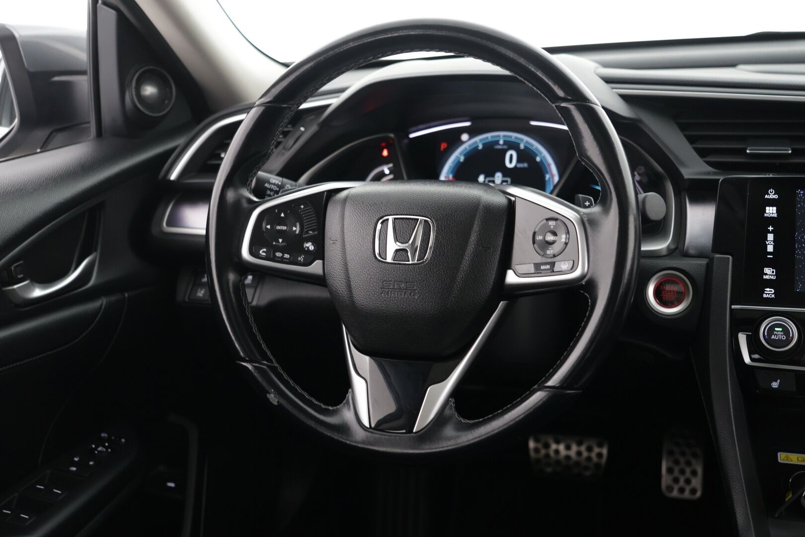 Honda Civic 2018 1,5 HB 182 hv Executive CVT  / Huoltokirja! / ACC! / Panoraama! / - Siisti! / Hyvin pidetty! / Huoltokirja! /