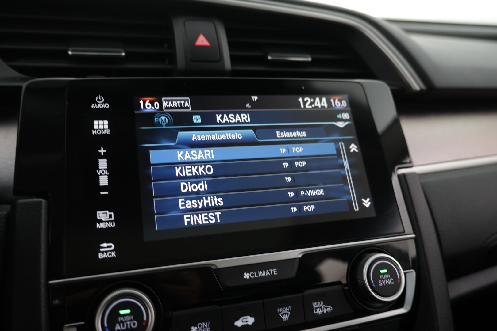 Honda Civic 2018 1,5 HB 182 hv Executive CVT  / Huoltokirja! / ACC! / Panoraama! / - Siisti! / Hyvin pidetty! / Huoltokirja! /
