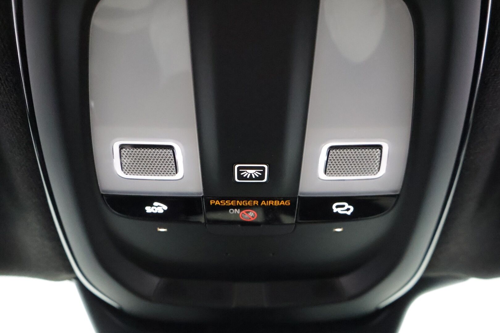 Volvo XC40 2023 Recharge Twin Motor plus *ILP /Koukku /  Pilot Assist / P-kamera / Sporttipenkki Muistilla / Apple&Android / LED-valot* - 3,99 % KORKOTARJOUS TÄHÄN AUTOON - *KeylessGo / ALV-vähennyskelpoinen / Facelift / Merkkiliikkeen huoltokirja*