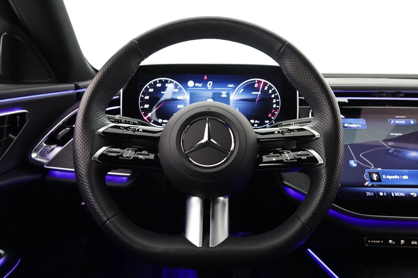 MERCEDES-BENZ E 2024 300 e T A AMG Edition * Distronic Pro / Ilmastoidut nahat /  P-kamera / Koukku / Kaistavahti / LED High Perf. / KeylessGo * - 2,99 % KORKOTARJOUS TÄHÄN AUTOON - * 1om. AMG varusteltu todella komea yksilö. Haluttu kallis väri, 2x renkaat ja vanteet *
