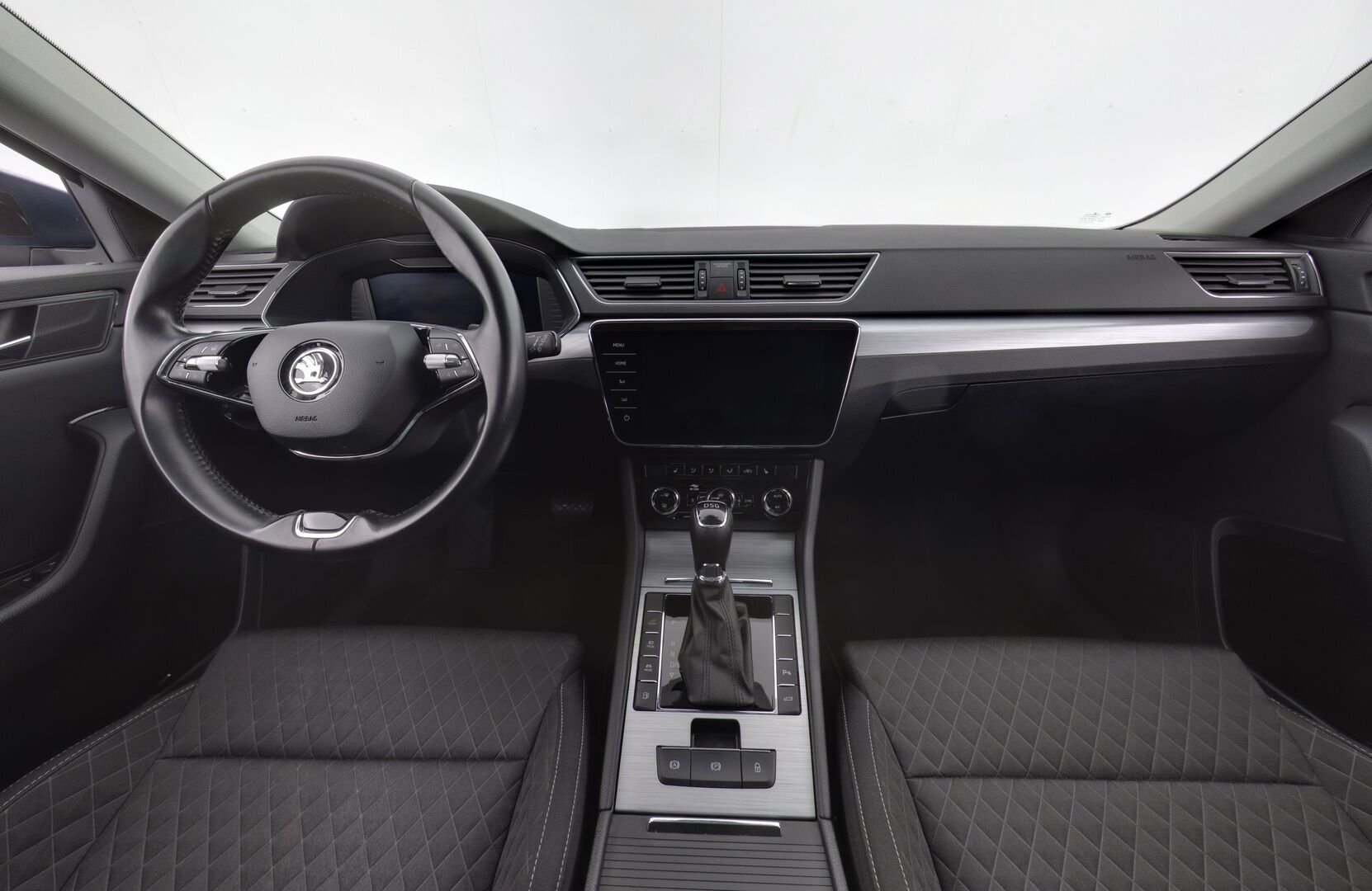 SKODA SUPERB 2021 1.4 TSI PHEV iV Ambition DSG*Webasto / Adapt. Vakkari / P-kamera / Koukku / Apple&Android / LED-valot / Kaistavahti* - *2x renkaat / Digimittaristo*