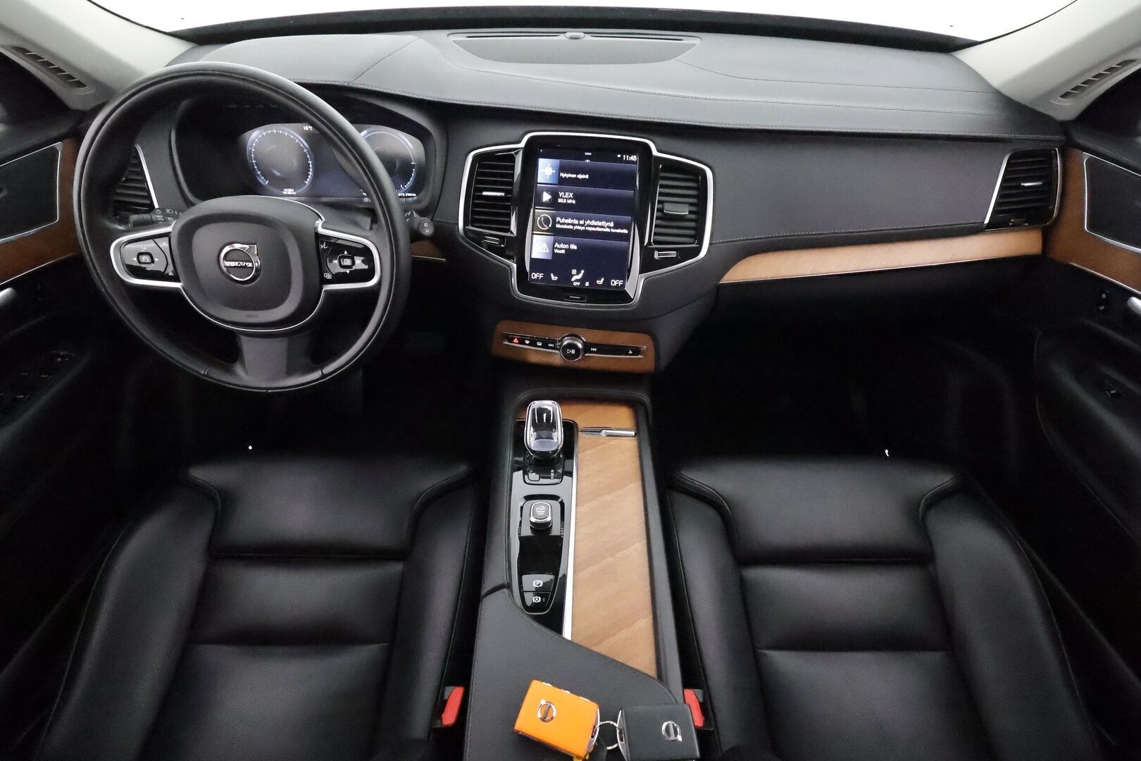 Volvo XC90 2022 T8 AWD Long Range Inscription 7-p.**Webasto / Full-LED / P.Kamera / Adapt.Vakkari / Sporttinahat Muistilla** - Navi / Kaistavahti / 4-Alueinen AC / KeylessGO / 1x Vanteet / 2x Renkaat  / Juuri huollettu!