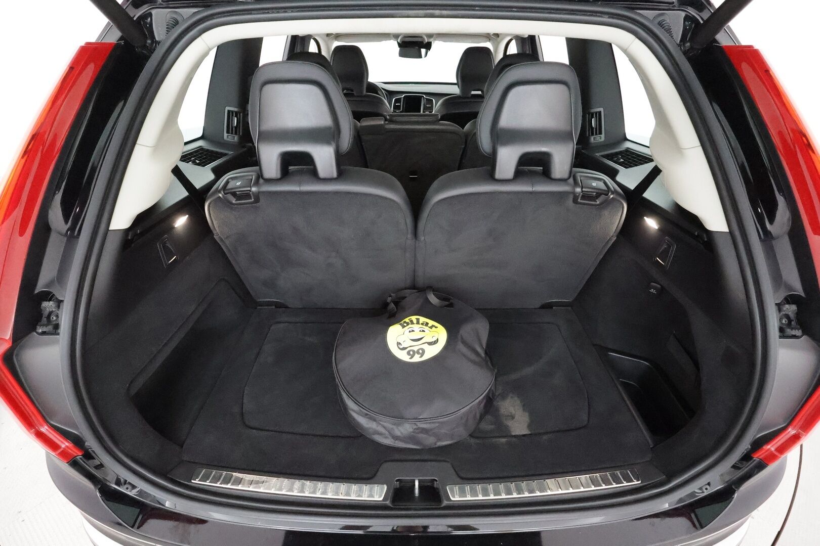 Volvo XC90 2022 T8 AWD Long Range High Performance Inscription**Webasto / Full-LED / P.Kamera / Adapt.Vakkari / Sporttinahat Muistilla** - 2,99 % KORKOTARJOUS TÄHÄN AUTOON - 31.5. ASTI! - Navi / Kaistavahti / 4-Alueinen AC / KeylessGO / 1x Vanteet / 2x Renkaat 