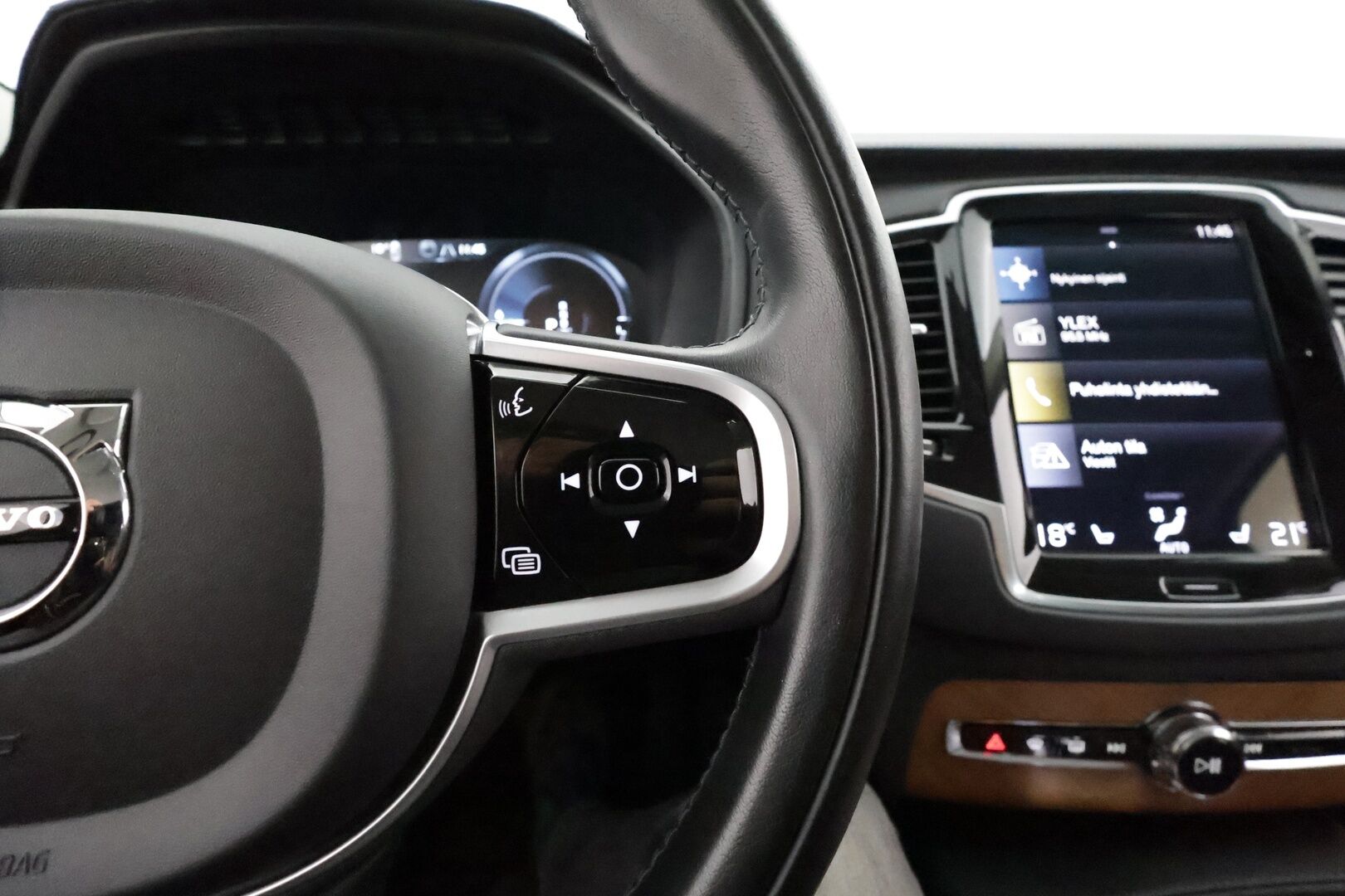 Volvo XC90 2022 T8 AWD Long Range Inscription 7-p.**Webasto / Full-LED / P.Kamera / Adapt.Vakkari / Sporttinahat Muistilla** - Navi / Kaistavahti / 4-Alueinen AC / KeylessGO / 1x Vanteet / 2x Renkaat  / Juuri huollettu!