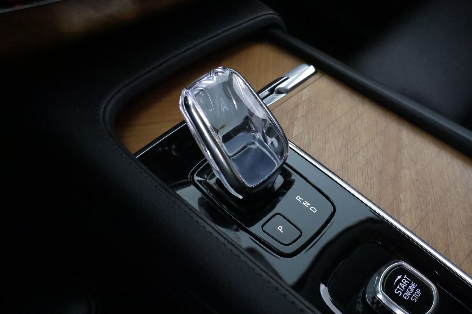 Volvo XC90 2022 T8 AWD Long Range Inscription 7-p.**Webasto / Full-LED / P.Kamera / Adapt.Vakkari / Sporttinahat Muistilla** - Navi / Kaistavahti / 4-Alueinen AC / KeylessGO / 1x Vanteet / 2x Renkaat  / Juuri huollettu!