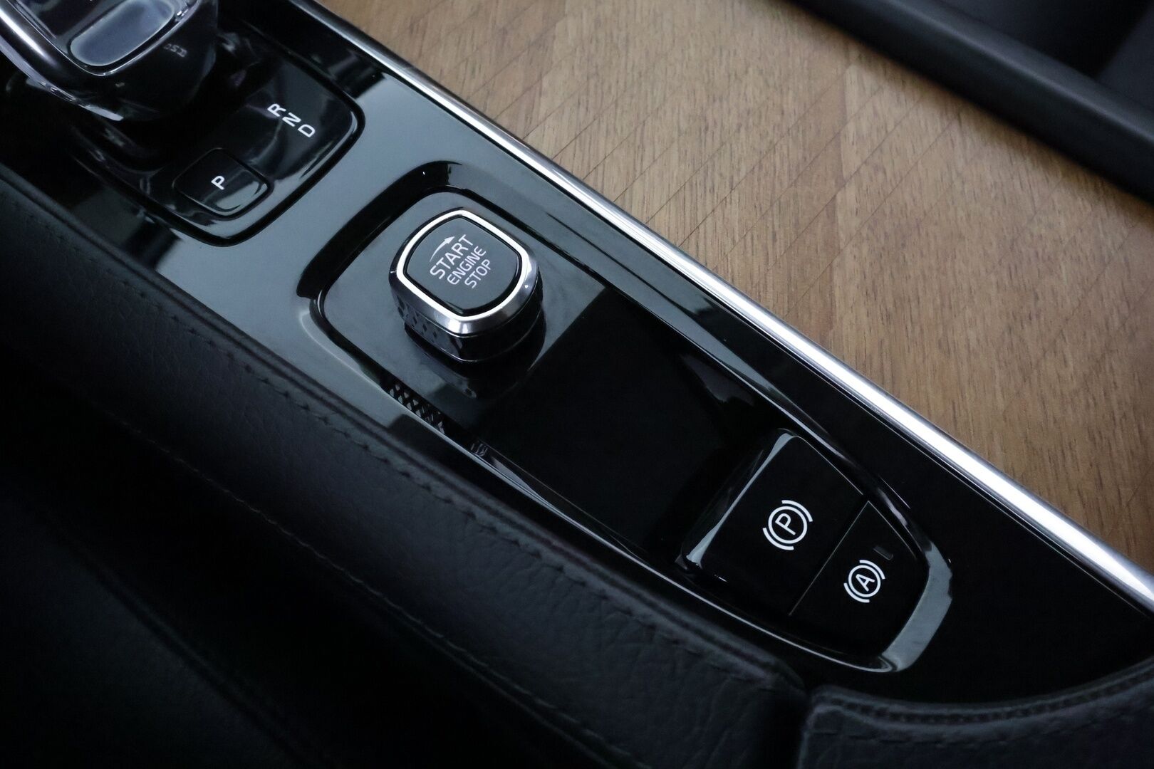Volvo XC90 2022 T8 AWD Long Range Inscription 7-p.**Webasto / Full-LED / P.Kamera / Adapt.Vakkari / Sporttinahat Muistilla** - Navi / Kaistavahti / 4-Alueinen AC / KeylessGO / 1x Vanteet / 2x Renkaat  / Juuri huollettu!