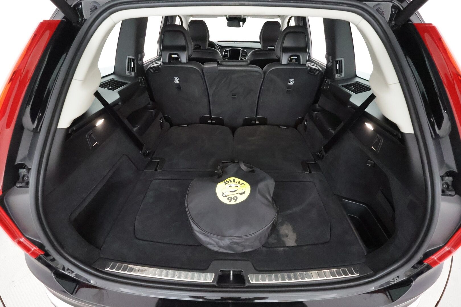 Volvo XC90 2022 T8 AWD Long Range Inscription 7-p.**Webasto / Full-LED / P.Kamera / Adapt.Vakkari / Sporttinahat Muistilla** - Navi / Kaistavahti / 4-Alueinen AC / KeylessGO / 1x Vanteet / 2x Renkaat  / Juuri huollettu!