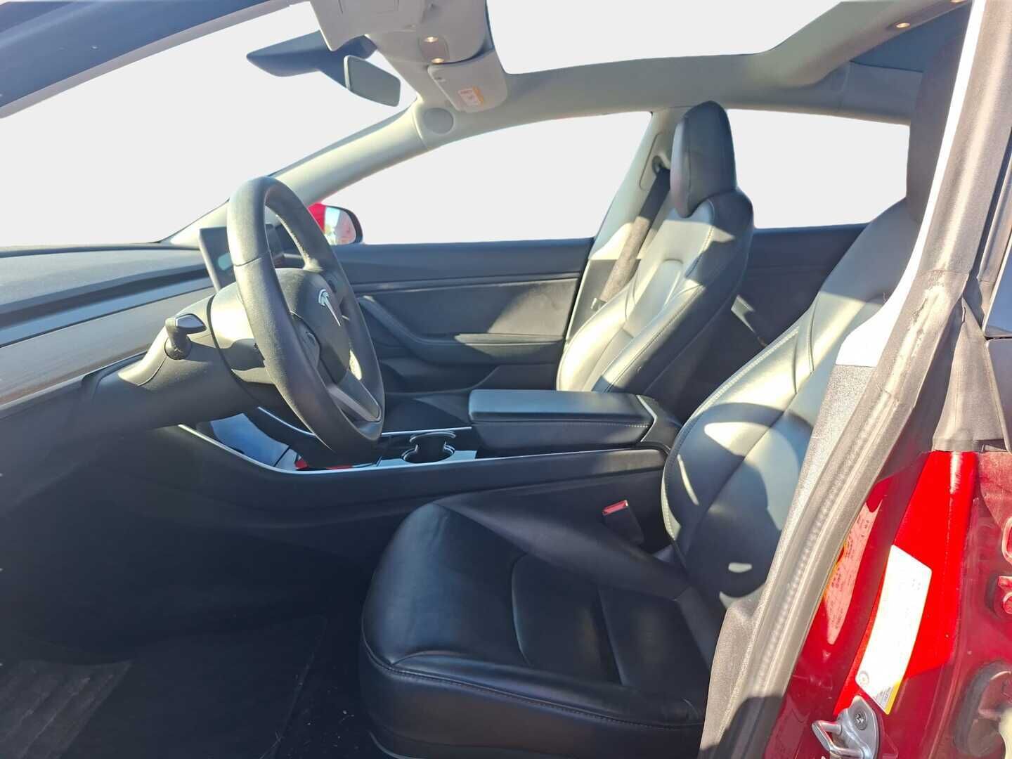 Tesla Model 3 2019 Standard RWD Plus / Autopilot / Navi - Fiksuilla kilsoilla!