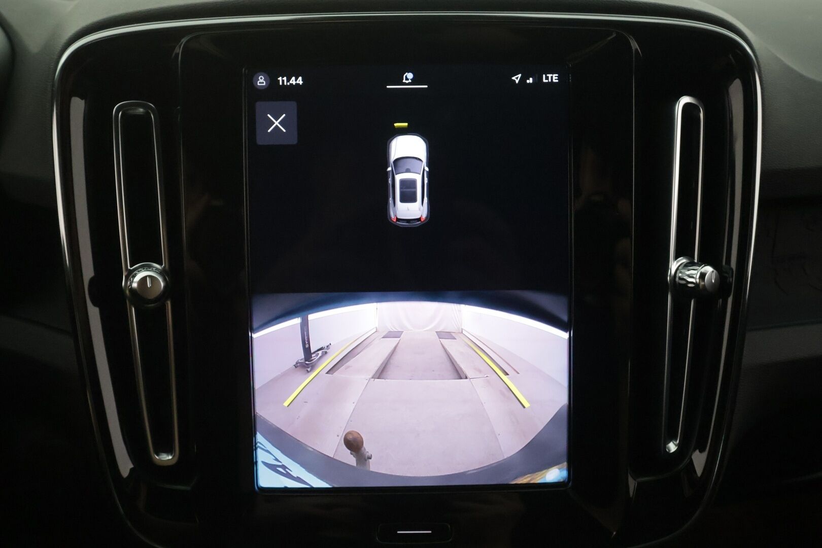 Volvo XC40 2023 69kWh Recharge Plus - | ACC | Koukku | ILP | Pilot assist | Muistipenkki | Sporttipenkit | BLIS | Sähk. takaluukku | P.kamera | 2x volvon alut | Merkkihuollot | ALV | 