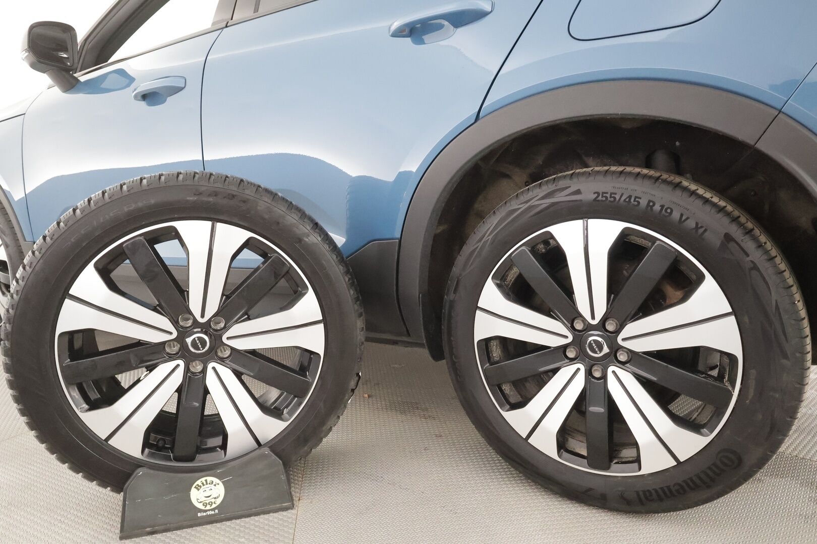 Volvo XC40 2023 69kWh Recharge Plus - | ACC | Koukku | ILP | Pilot assist | Muistipenkki | Sporttipenkit | BLIS | Sähk. takaluukku | P.kamera | 2x volvon alut | Merkkihuollot | ALV | 