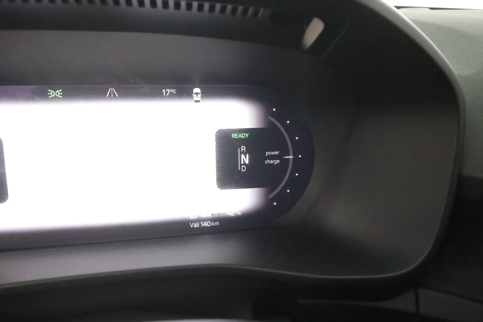 Volvo XC40 2023 69kWh Recharge Plus - | ACC | Koukku | ILP | Pilot assist | Muistipenkki | Sporttipenkit | BLIS | Sähk. takaluukku | P.kamera | 2x volvon alut | Merkkihuollot | ALV | 