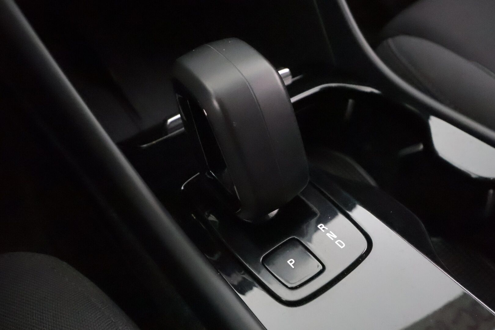 Volvo XC40 2023 69kWh Recharge Plus - | ACC | Koukku | ILP | Pilot assist | Muistipenkki | Sporttipenkit | BLIS | Sähk. takaluukku | P.kamera | 2x volvon alut | Merkkihuollot | ALV | 