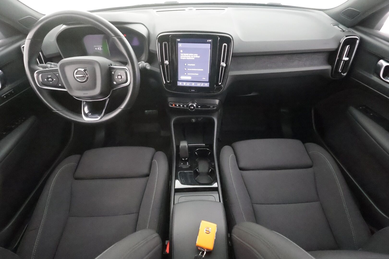 Volvo XC40 2023 69kWh Recharge Plus - | ACC | Koukku | ILP | Pilot assist | Muistipenkki | Sporttipenkit | BLIS | Sähk. takaluukku | P.kamera | 2x volvon alut | Merkkihuollot | ALV | 