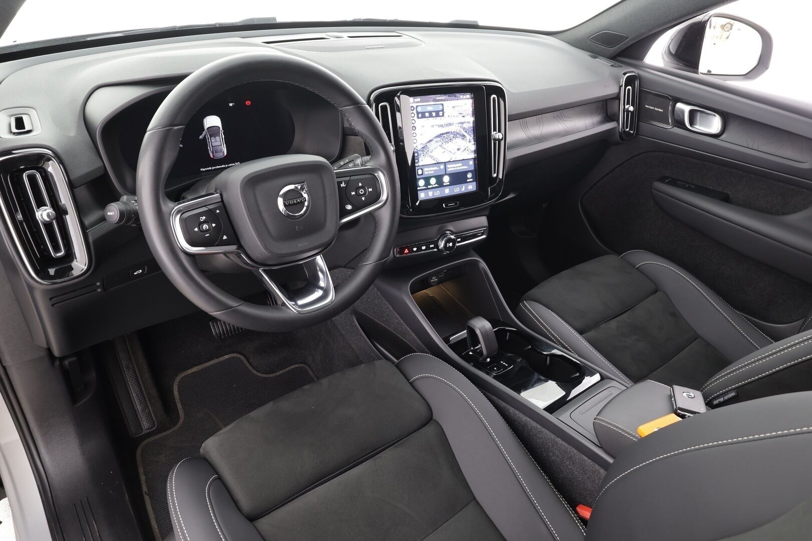 Volvo C40 2023 Recharge Twin Ultimate aut - Vetokoukku | ACC | ILP | Lasikatto | H/K | 360-kamera | Sporttipenkit | Kuskilla Muistipenkki | Ratinlämmitys | LED | Keyless | Apple&Android | 