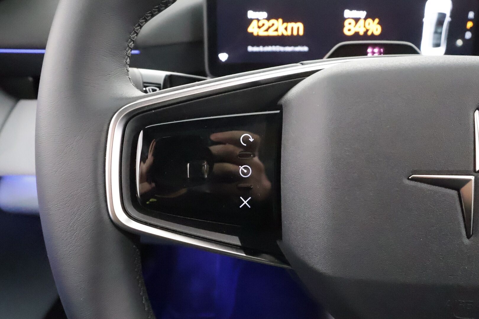 POLESTAR 4 2025 Long Range Single Motor Pro * Pilot&Plus / ILP / ACC / Pixel-LED / H&K / 360° / Sportpenkki Muistilla / Lasikatto * - 2x Vanteet