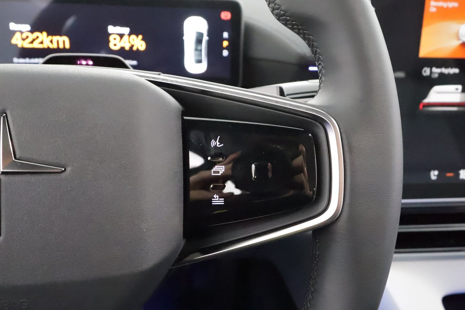 POLESTAR 4 2025 Long Range Single Motor Pro * Pilot&Plus / ILP / ACC / Pixel-LED / H&K / 360° / Sportpenkki Muistilla / Lasikatto * - 2x Vanteet