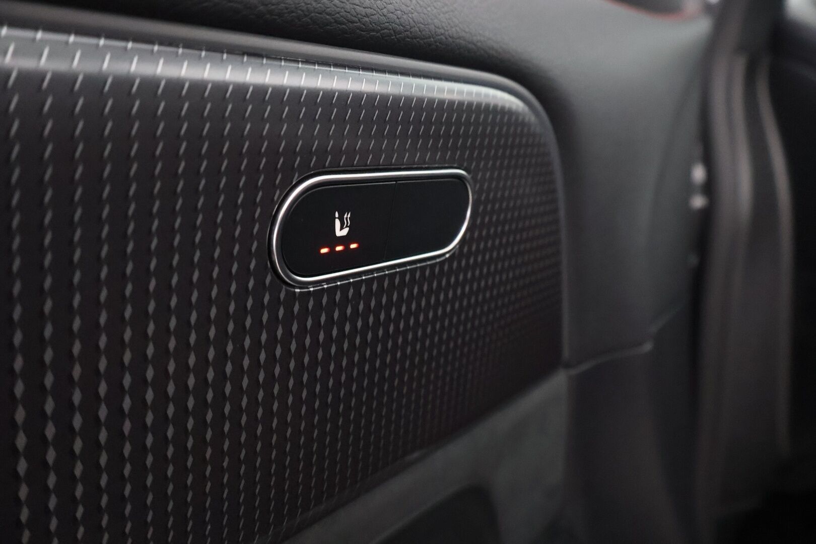 Mercedes-Benz EQA 2022 250 Business AMG - Koukku | Distronic Pro | HUD | Panorama | 360° kamera | Midline Sound | Widescreen | Nahka-Alcantara | Supervarusteet!