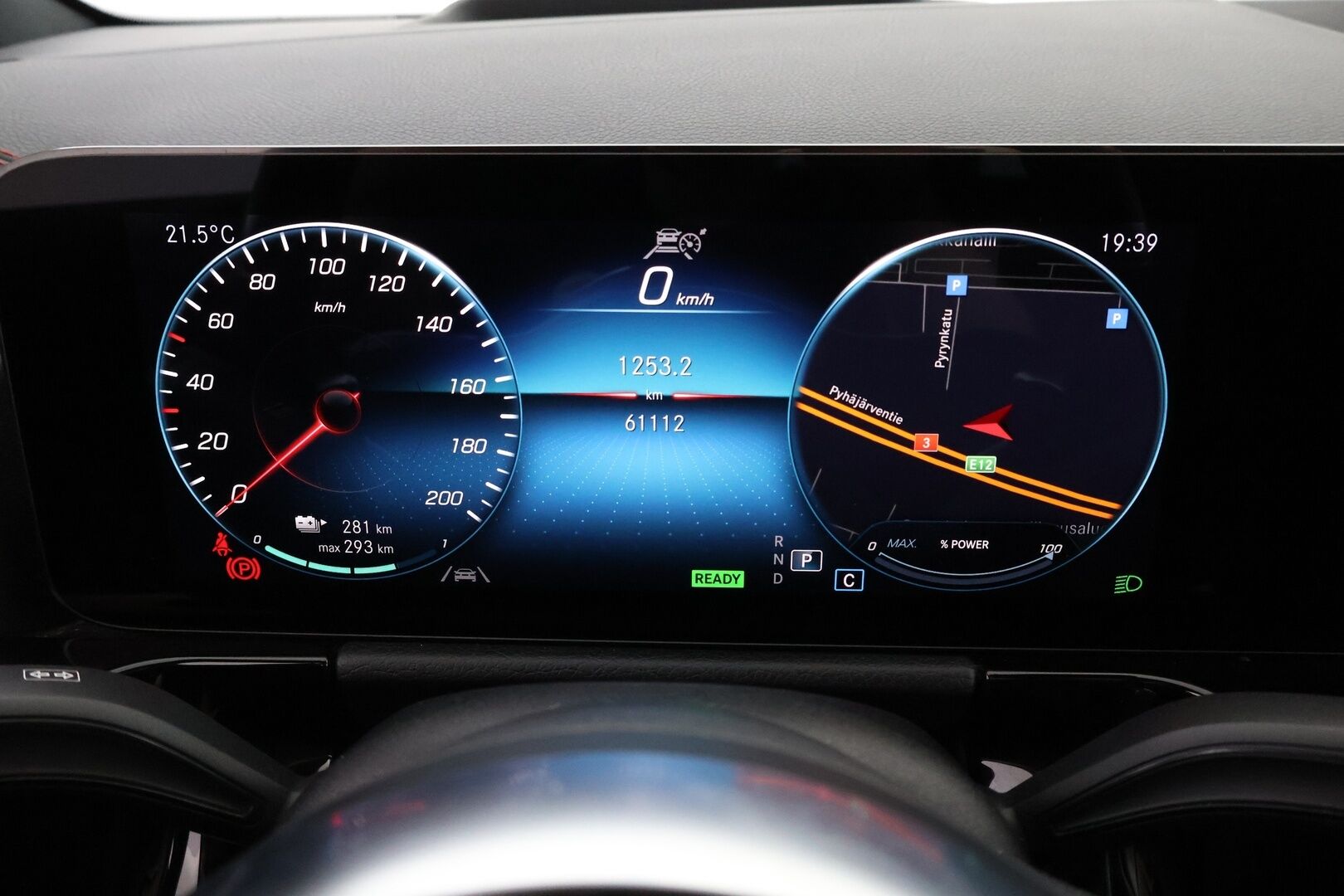Mercedes-Benz EQA 2022 250 Business AMG - Koukku | Distronic Pro | HUD | Panorama | 360° kamera | Midline Sound | Widescreen | Nahka-Alcantara | Supervarusteet!