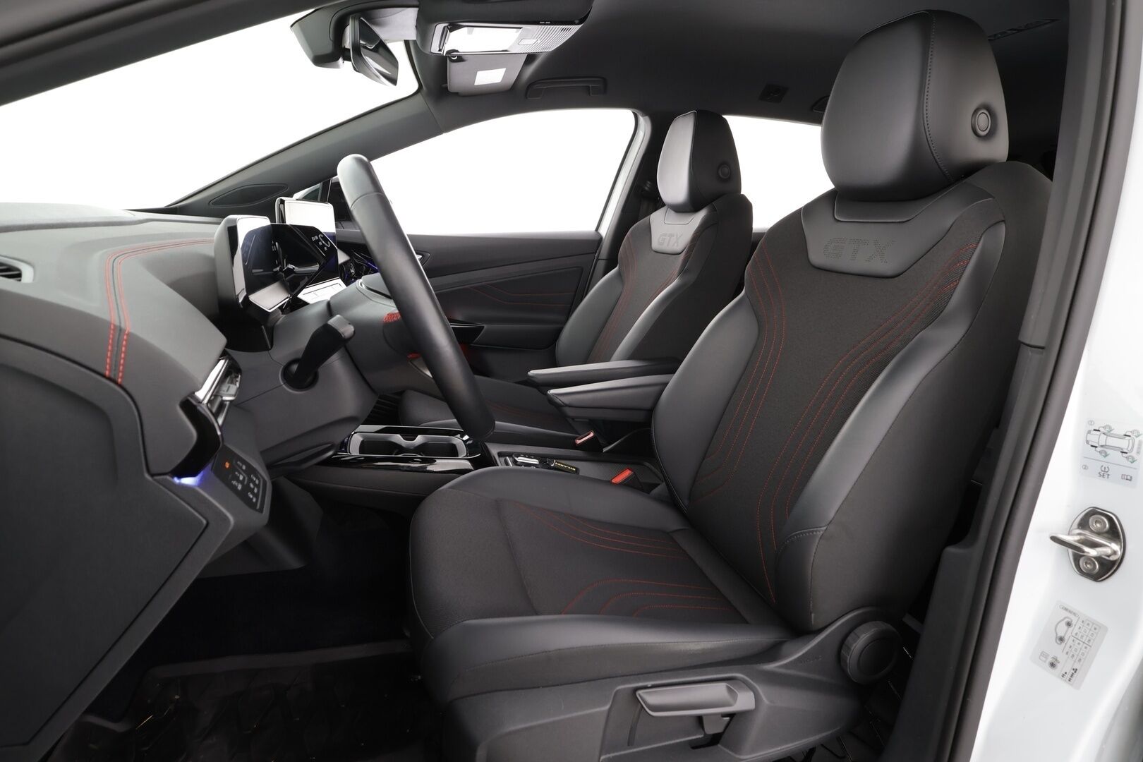 VOLKSWAGEN ID.4 2023 GTX Dual Motor 220kW * ACC / 360° / ILP / Koukku / IQ.Light / Sähköluukku / Navi / KeylessGo * - Akku kuntotarkastettu / Kahdet renkaat aluvanteilla / Merkkihuollettu