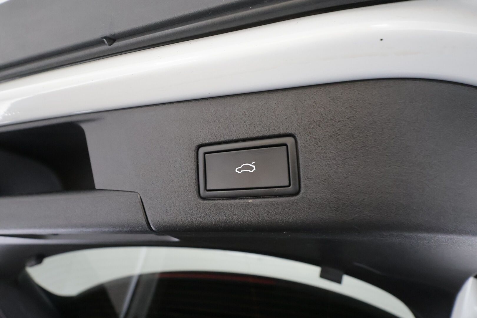 VOLKSWAGEN ID.4 2023 GTX Dual Motor 220kW * ACC / 360° / ILP / Koukku / IQ.Light / Sähköluukku / Navi / KeylessGo * - Akku kuntotarkastettu / Kahdet renkaat aluvanteilla / Merkkihuollettu