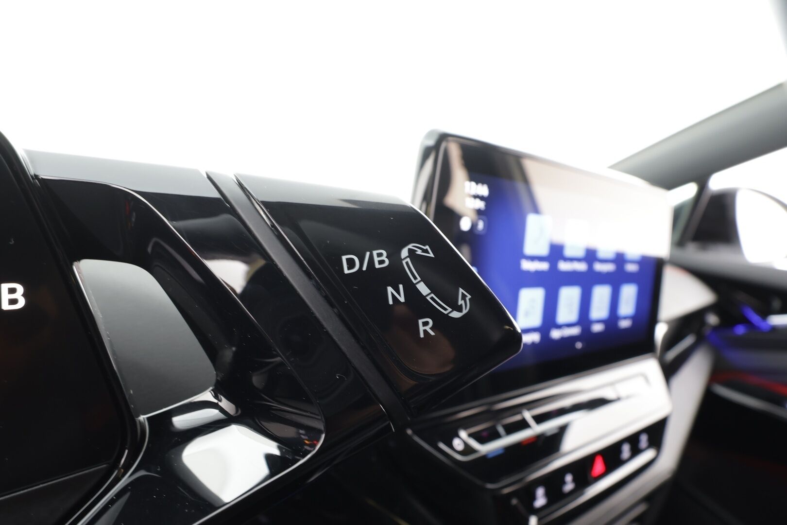 VOLKSWAGEN ID.4 2023 GTX Dual Motor 220kW * ACC / 360° / ILP / Koukku / IQ.Light / Sähköluukku / Navi / KeylessGo * - Akku kuntotarkastettu / Kahdet renkaat aluvanteilla / Merkkihuollettu