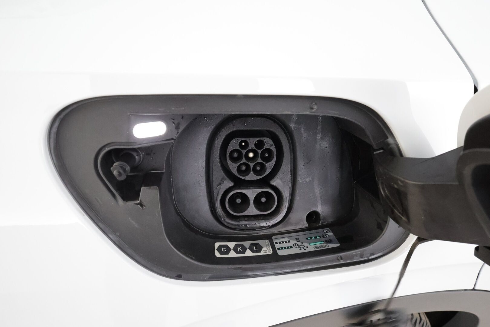 VOLKSWAGEN ID.4 2023 GTX Dual Motor 220kW * ACC / 360° / ILP / Koukku / IQ.Light / Sähköluukku / Navi / KeylessGo * - Akku kuntotarkastettu / Kahdet renkaat aluvanteilla / Merkkihuollettu