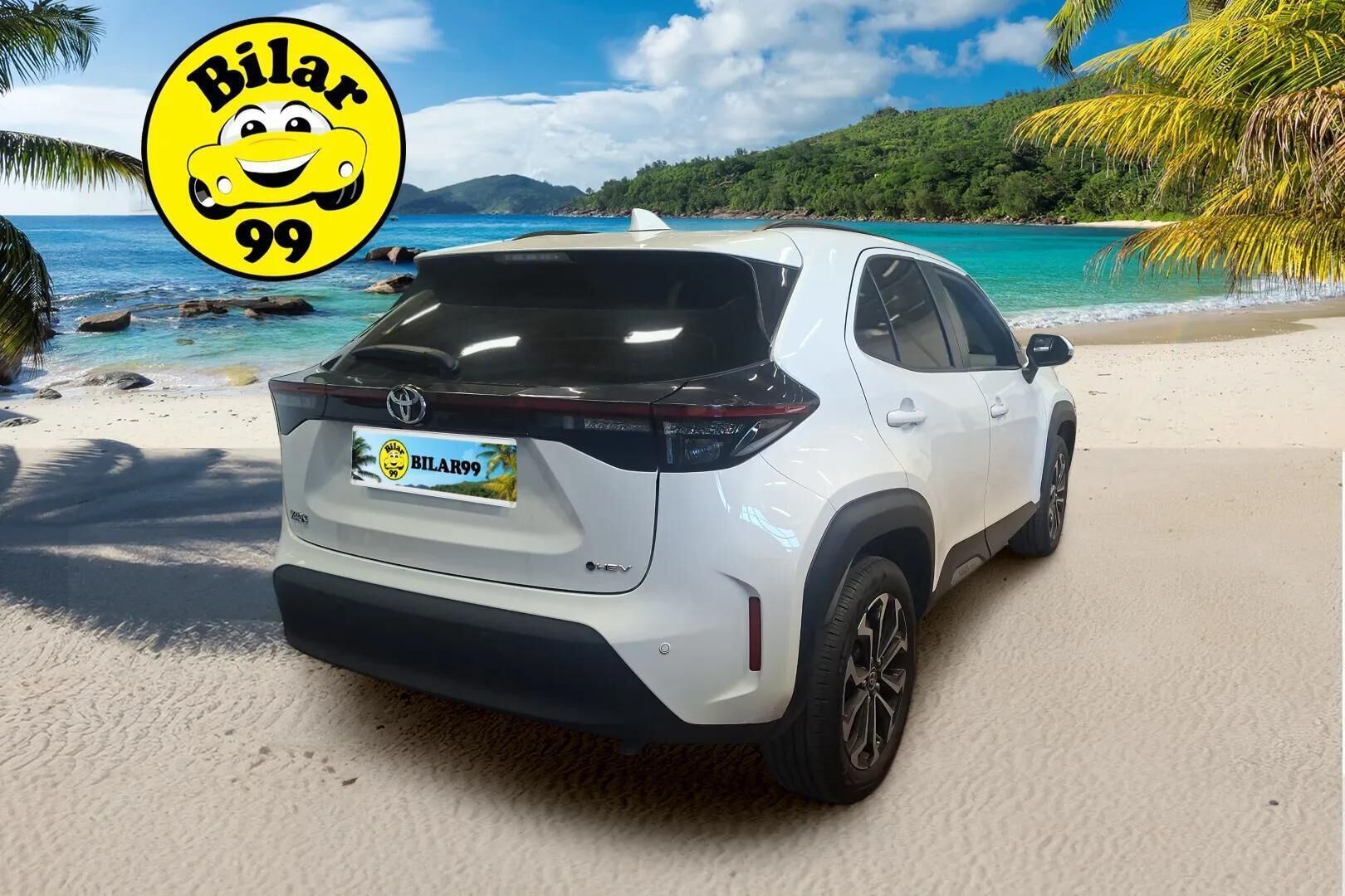 Toyota Yaris Cross 2024 1,5 Hybrid Intense - Adapti Vakkari | P-Kamera | Navi | Start-Stop | LED | Merkkihuollettu | auto ilmastointi |