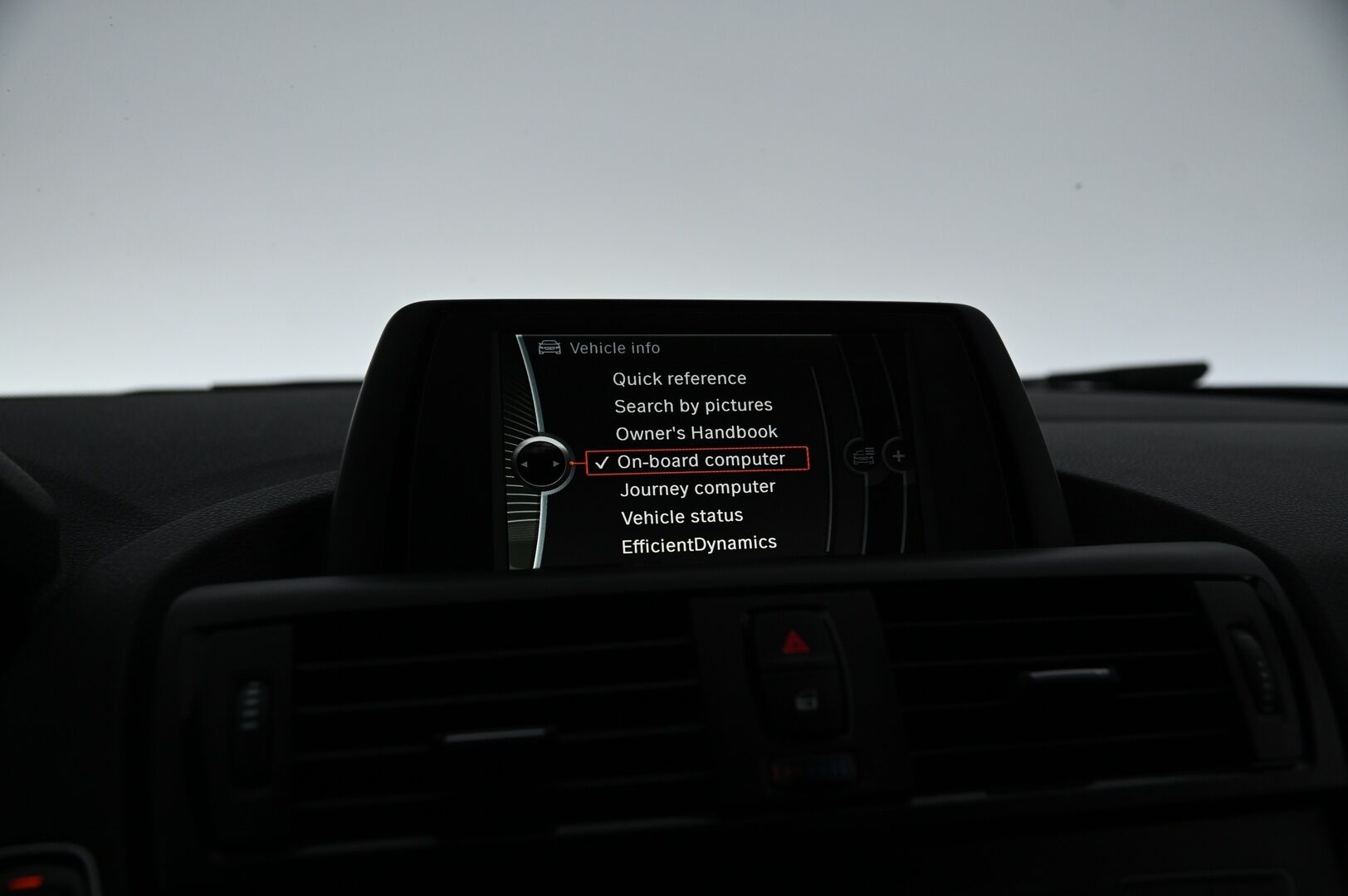 BMW 116 2013 F20 TwinPower Turbo Business Edition Sport - Suomi-auto / Lohkolämmitin / Xenon / P. tutka / Vetokoukku / Sporttipenkit