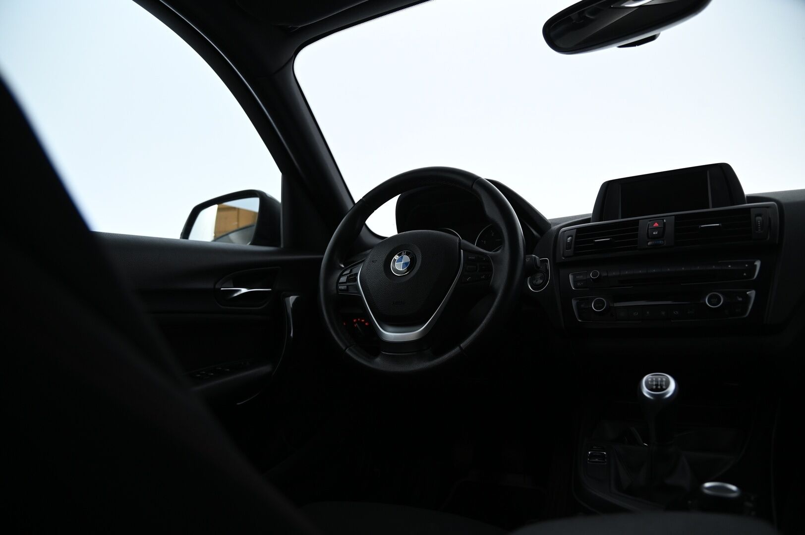 BMW 116 2013 F20 TwinPower Turbo Business Edition Sport - Suomi-auto / Lohkolämmitin / Xenon / P. tutka / Vetokoukku / Sporttipenkit