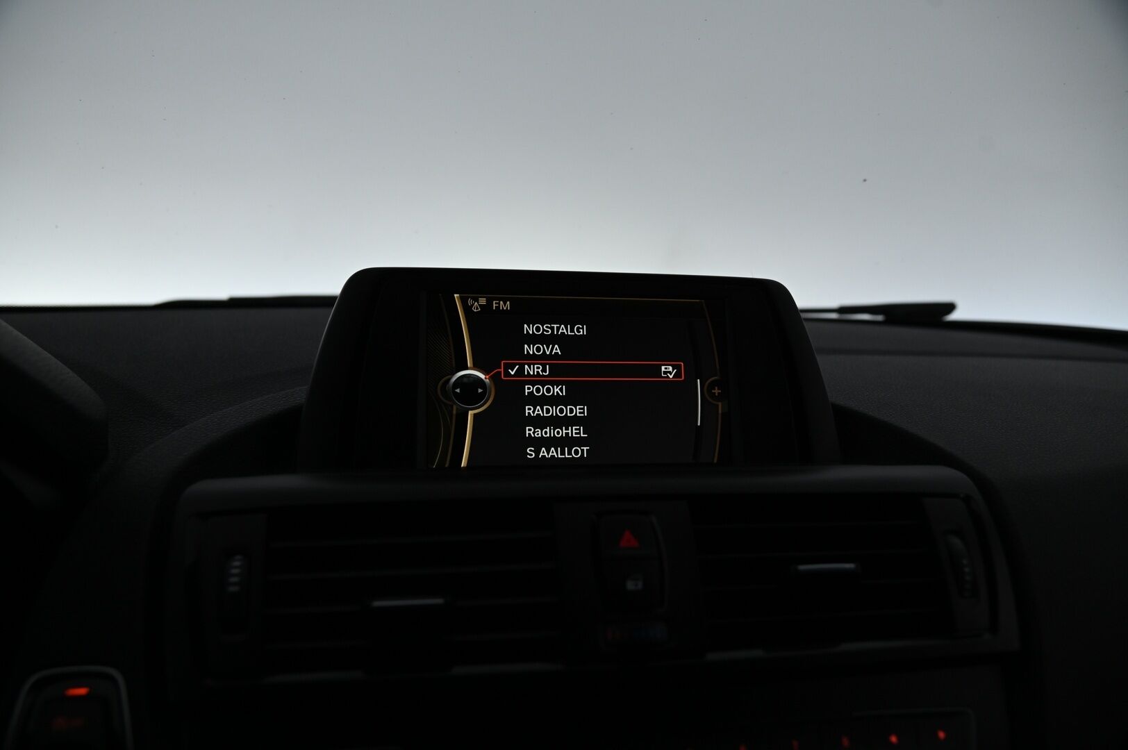 BMW 116 2013 F20 TwinPower Turbo Business Edition Sport - Suomi-auto / Lohkolämmitin / Xenon / P. tutka / Vetokoukku / Sporttipenkit