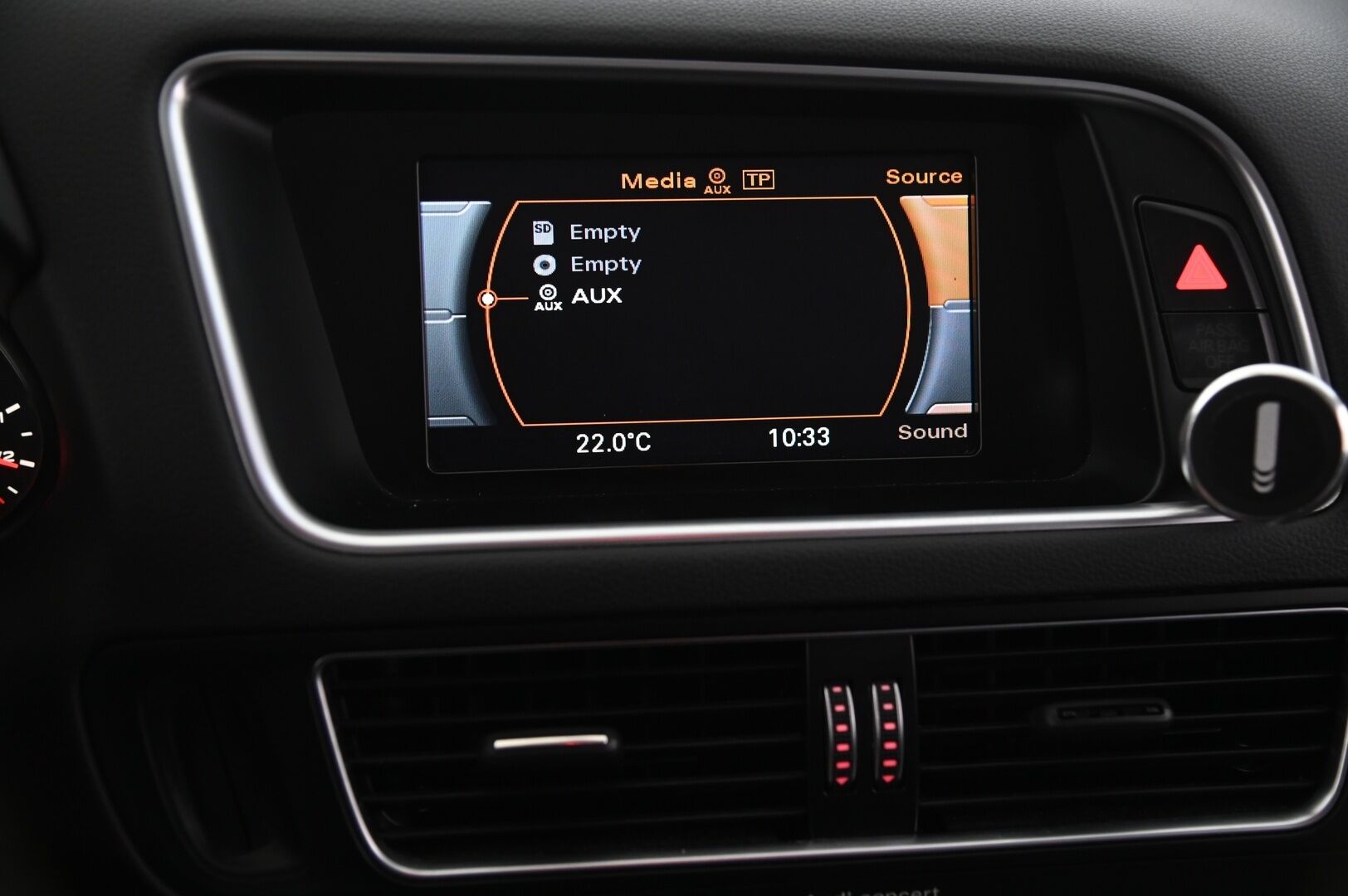 Audi Q5 2013 Offroad Business 2,0 TDI 130 kW quattro S tronic - Webasto | Vetokoukku | Tutkat