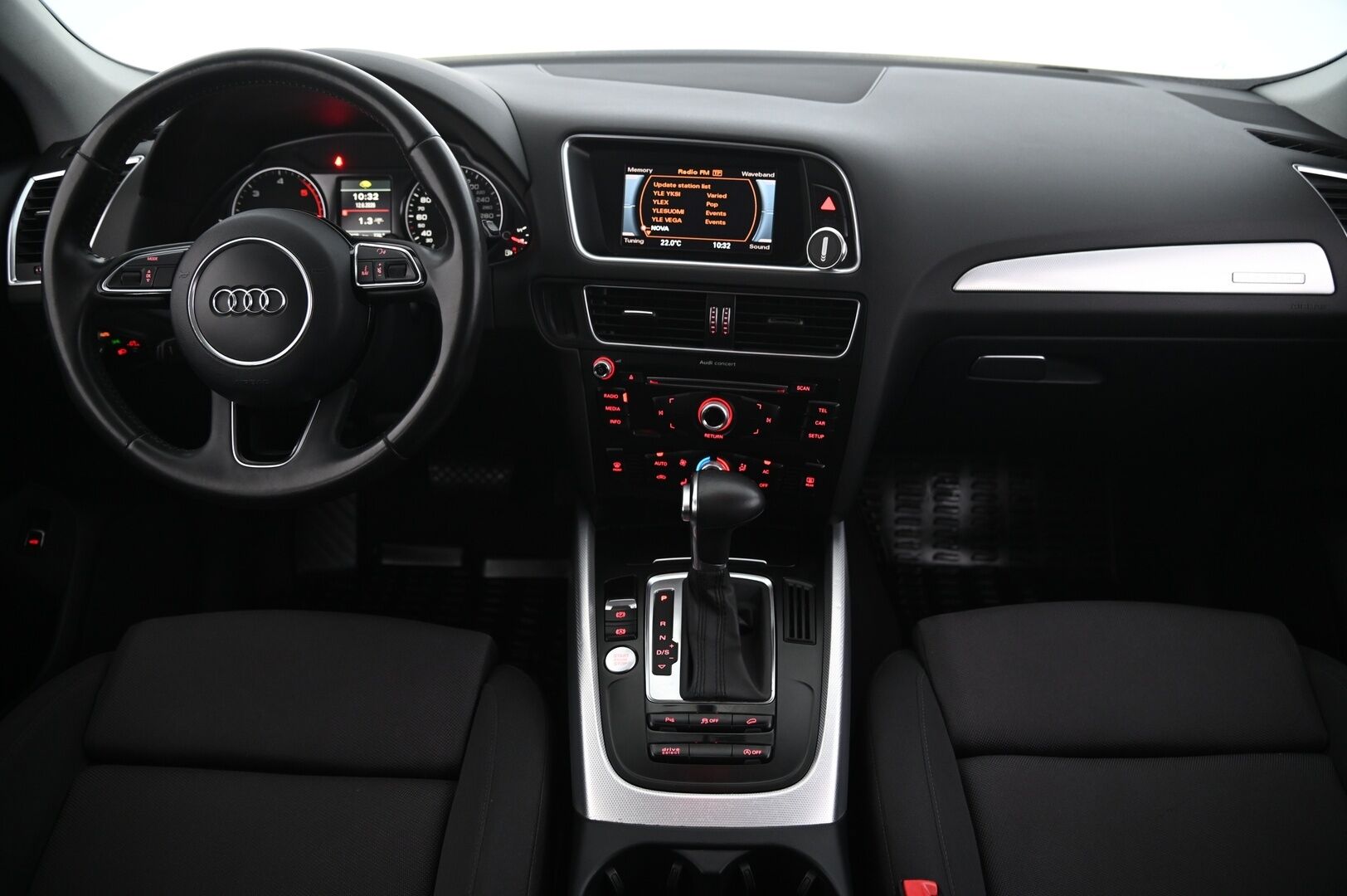 Audi Q5 2013 Offroad Business 2,0 TDI 130 kW quattro S tronic - Webasto | Vetokoukku | Tutkat