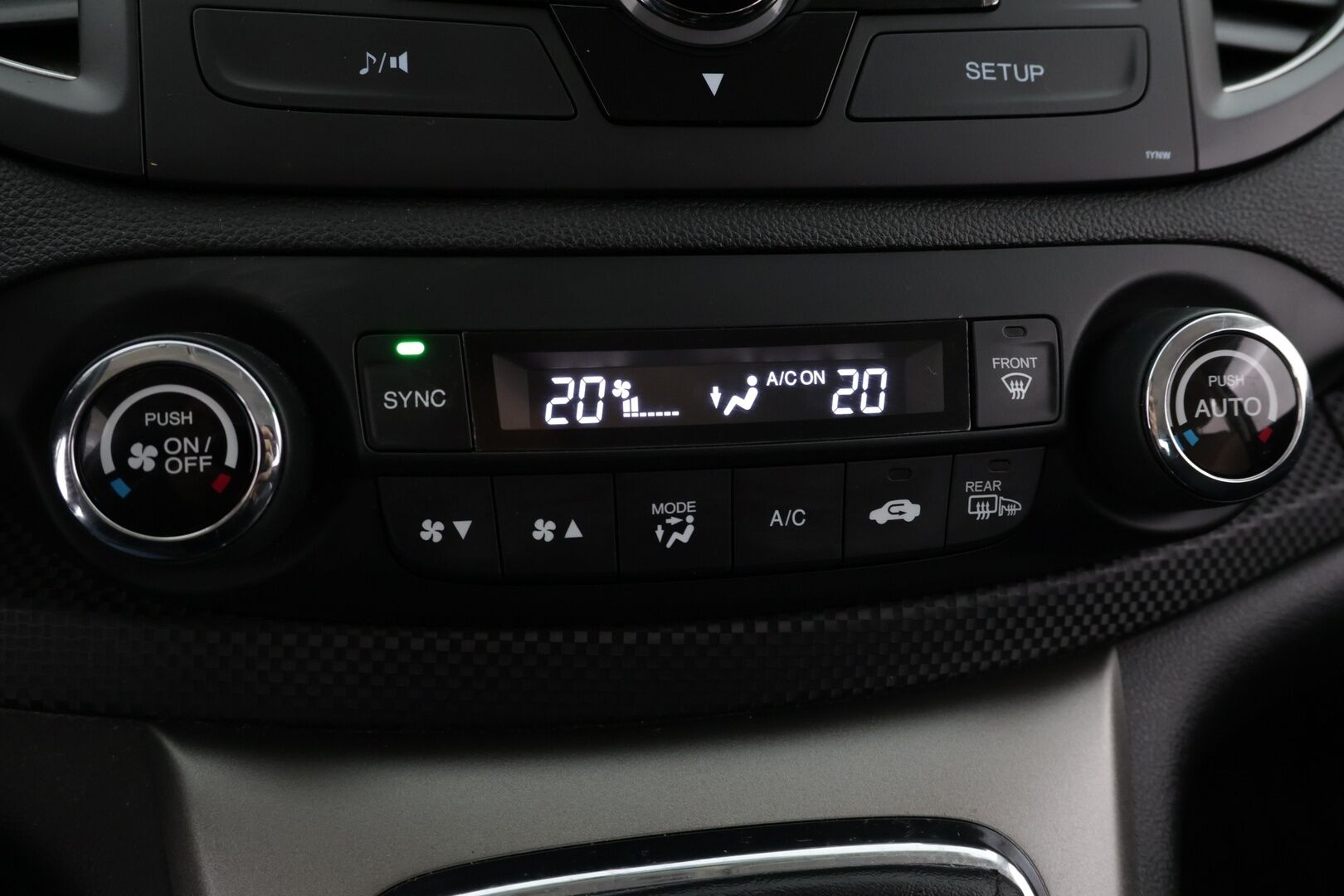 Honda CR-V 2013 Comfort 4WD * Lohkolämmitin / Vakkari / Vetokoukku / Aut. Ilmastointi / Siistikuntoinen! * - 1-om. Suomi-auto / Merkkihuollot / Uudet kesä- sekä talvirenkaat / 2x alumiinivanteet! - HULLUT AVAJAISHULINAT KORKOTARJOUS 3,29 %