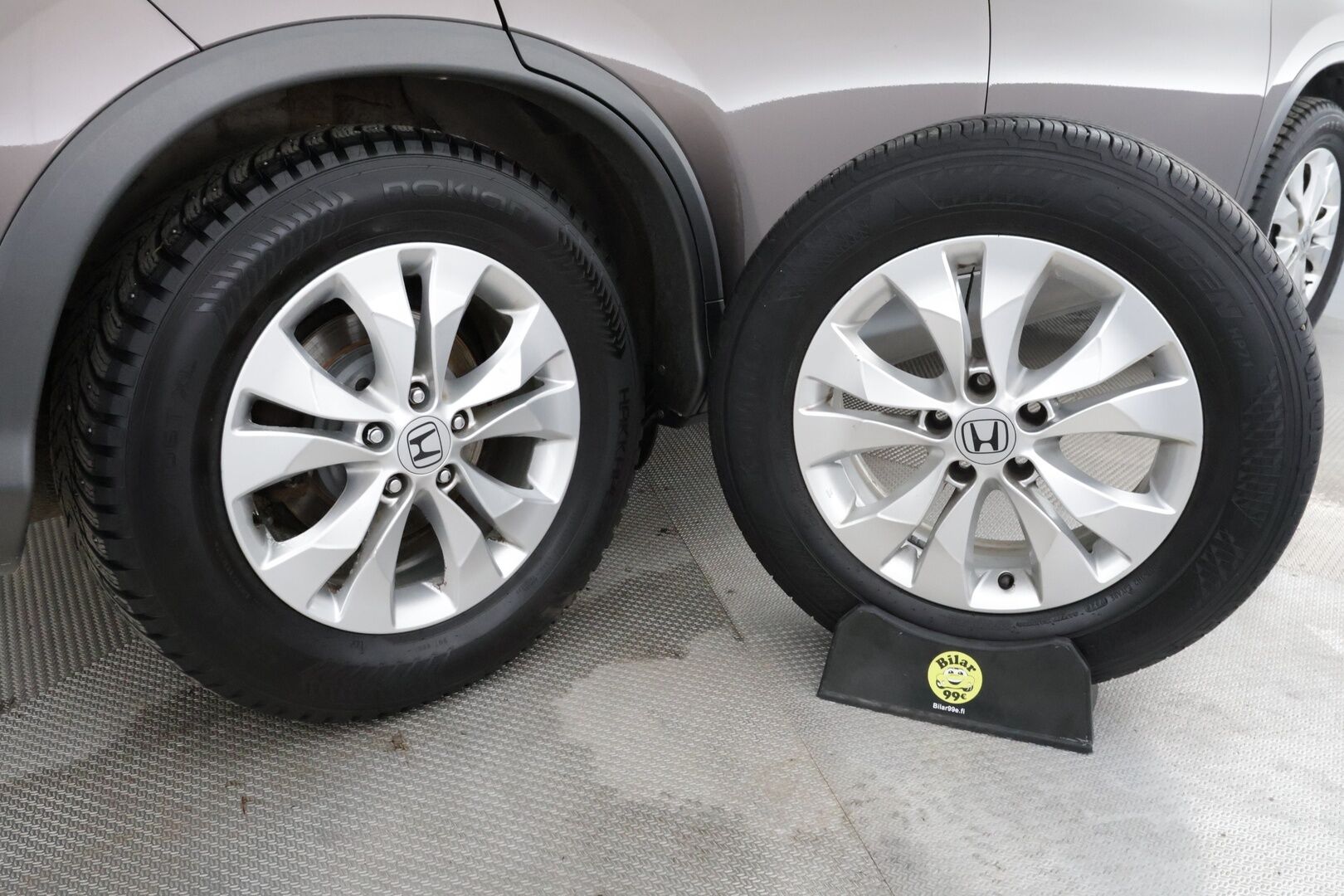 Honda CR-V 2013 Comfort 4WD / Lohkolämmitin / Vakkari / Irroitettava koukku / Aut. Ilmastointi / Siistikuntoinen! - 1-om. Suomi-auto / Merkkihuollot / Uudet kesä- sekä talvirenkaat / 2x alumiinivanteet!