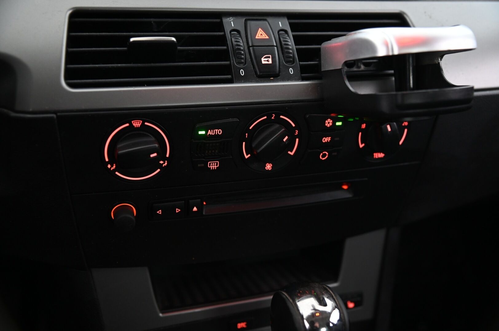 BMW 525 2006 4D 525I SEDAN AUTOMATIC *YritysOutlet - Myydään vain yrityksille*  *Juuri leimattu / 2x renkaat / Vakkari* - YritysOutlet - Myydään vain yritykselle