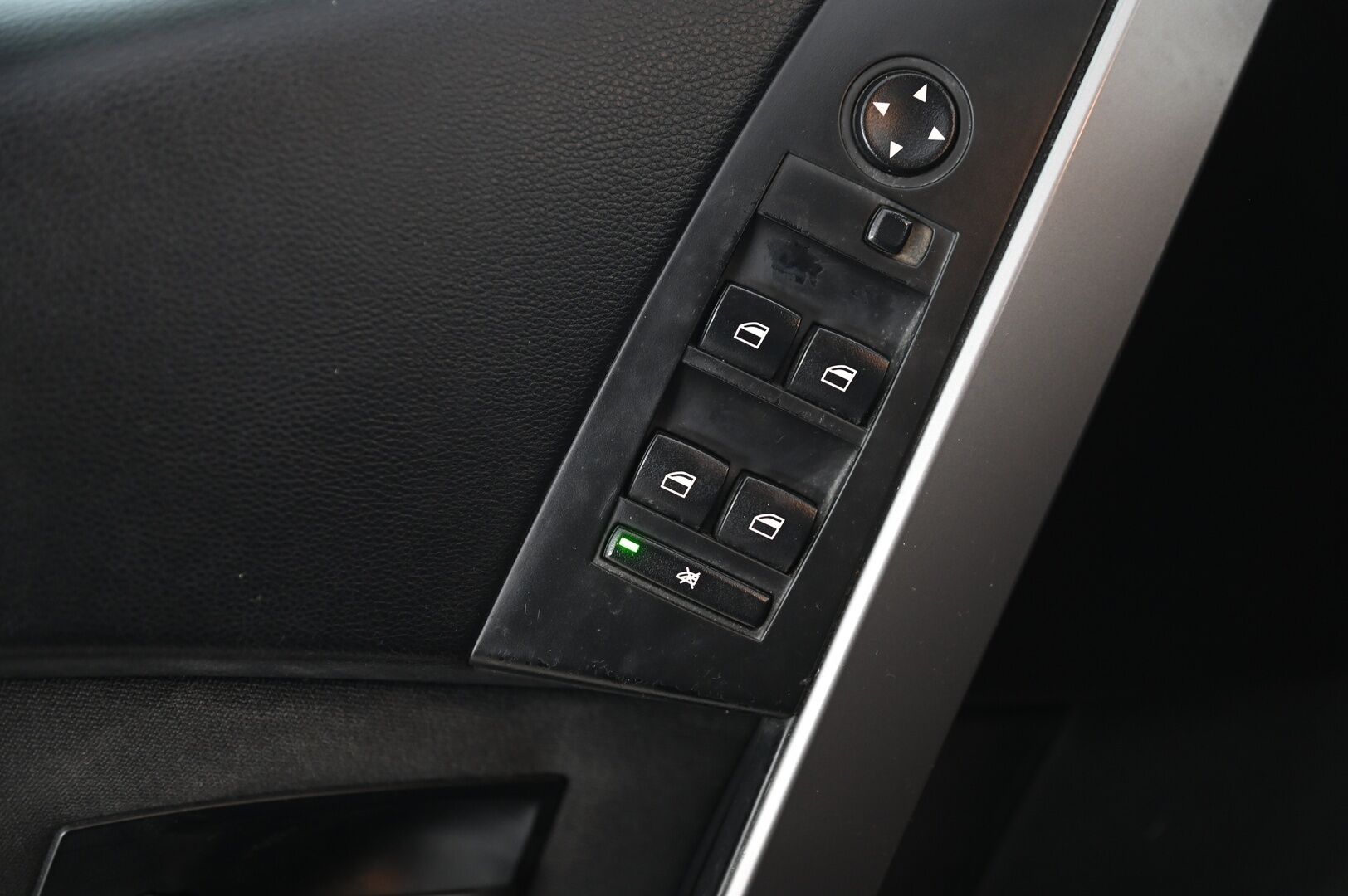 BMW 525 2006 4D 525I SEDAN AUTOMATIC *YritysOutlet - Myydään vain yrityksille*  *Juuri leimattu / 2x renkaat / Vakkari* - YritysOutlet - Myydään vain yritykselle